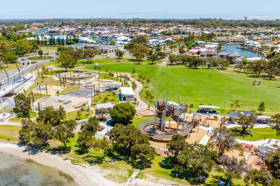 An aerial shot of Mandurah's parks and recreation facilities. 
